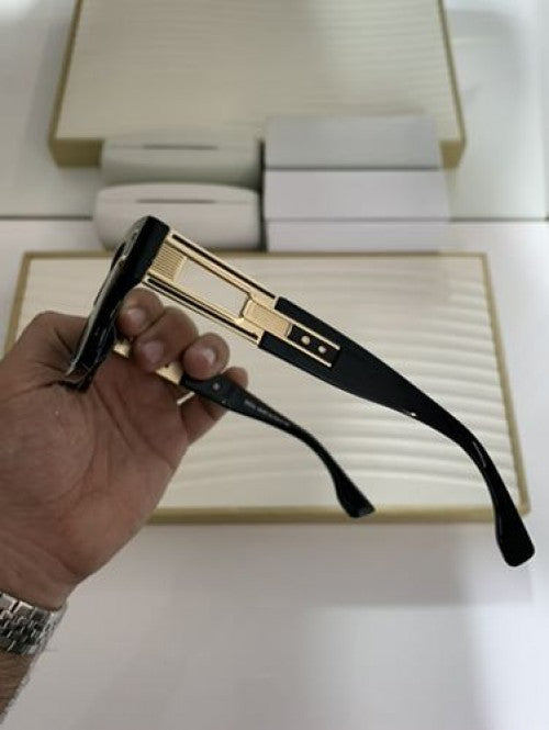 Dita_1001_black_gold