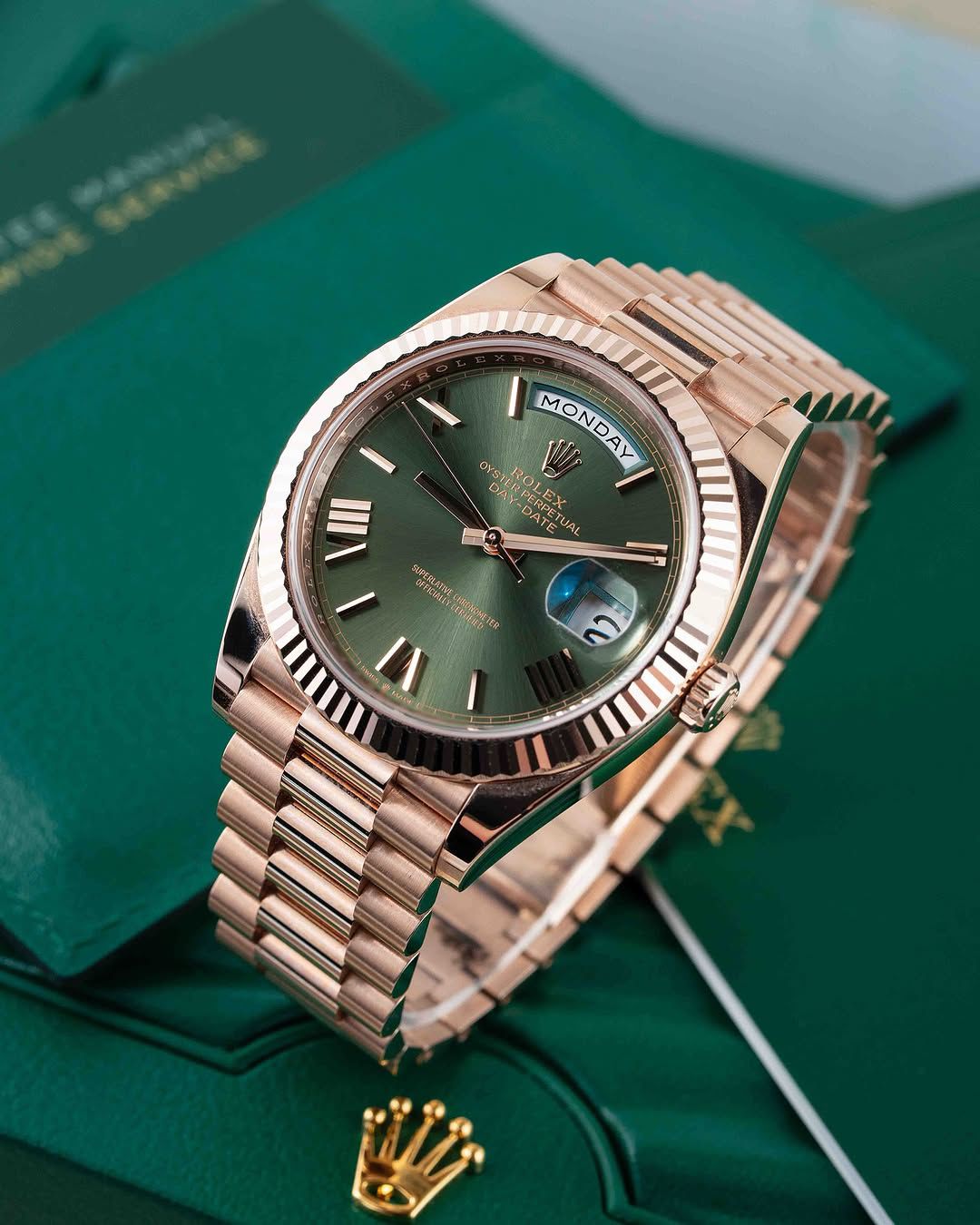 ROLE_x DAY DATE GREEN DIAL automatic watch