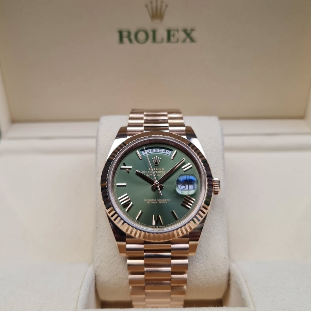 Rolexx day date green dial
